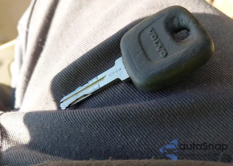 2000 Volvo V70 Xc/Xc Se z USA, uszkodzony, nr VIN YV1LZ56D7Y2634054